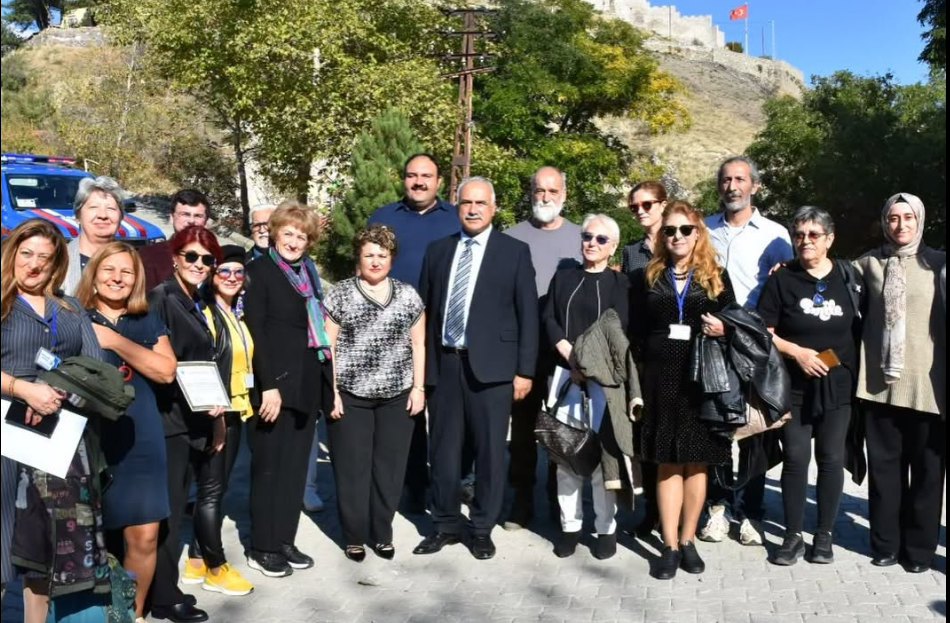 İSKİLİP’TE SANATIN RENKLERİ ESERLERLE BULUŞTU
